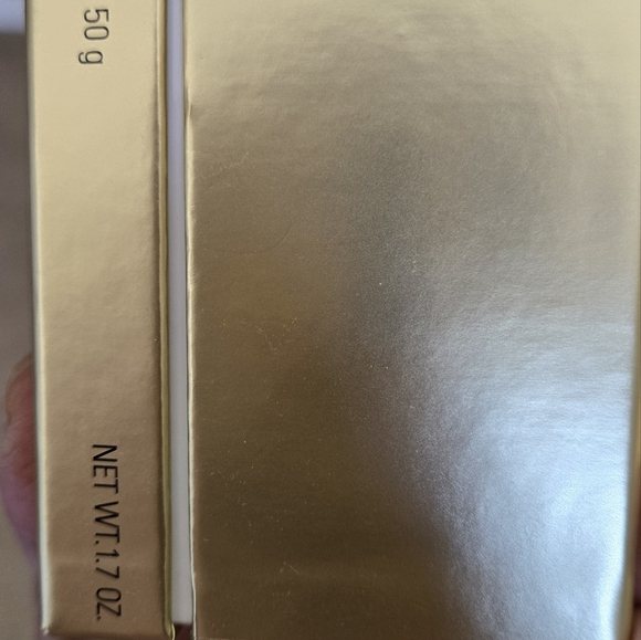 SUBLIMAGE LA CRÈME LUMIÈREUltimate Regeneration & Brightening Cream 1.7 oz. - Picture 6 of 9